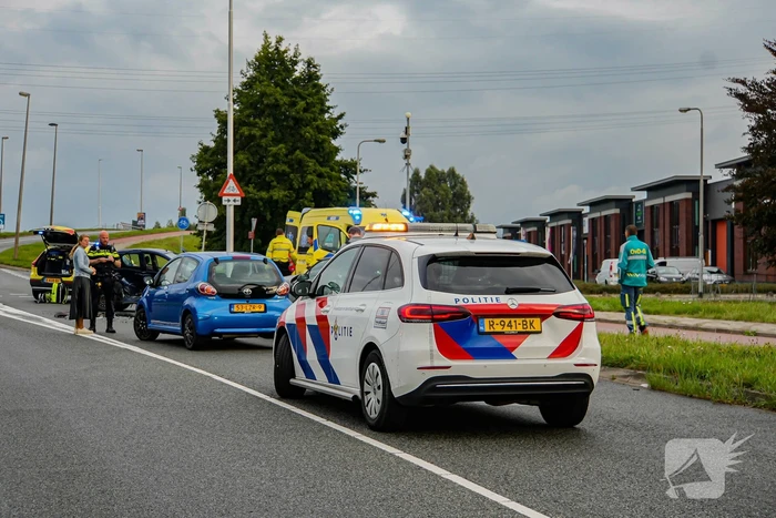 Traumateam ingezet na botsing tussen twee voertuigen