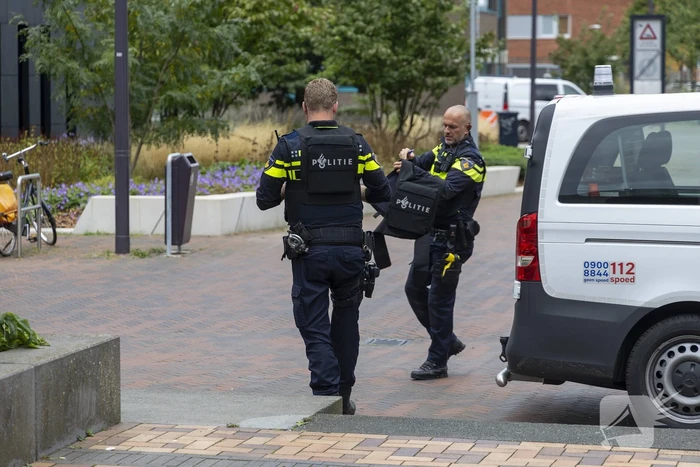 Poging tot overval telefoonwinkel