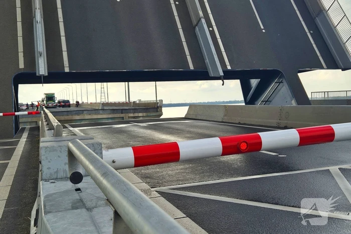 Lange files door storing bij Haringvlietbrug