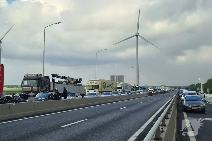 Lange files door storing bij Haringvlietbrug