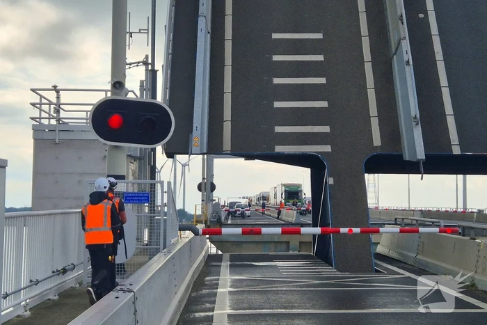 Lange files door storing bij Haringvlietbrug