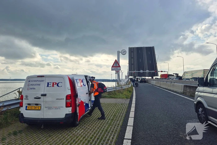 Lange files door storing bij Haringvlietbrug