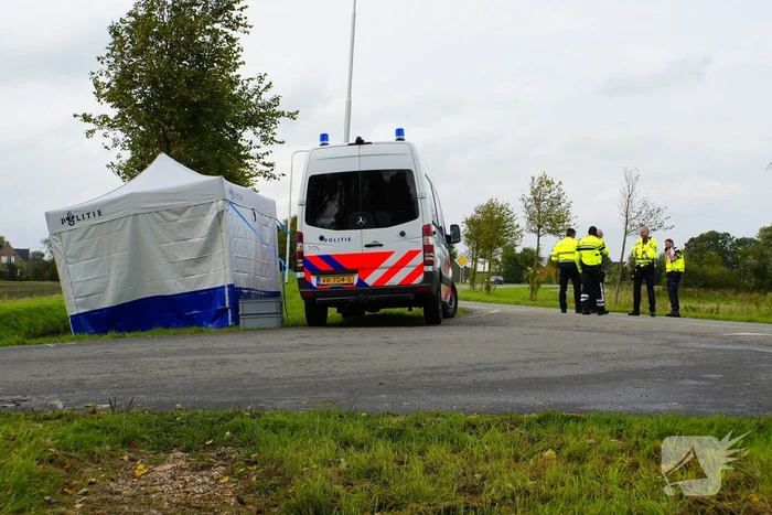 Bestuurder komt om bij auto te water