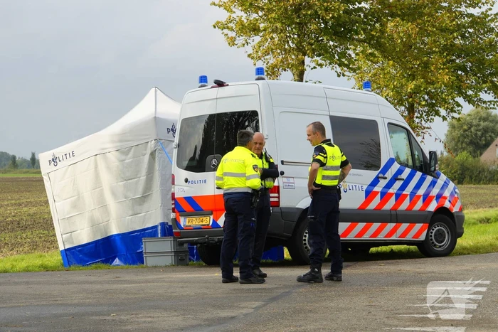 Bestuurder komt om bij auto te water