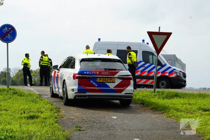 Bestuurder komt om bij auto te water