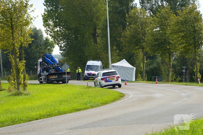 Bestuurder komt om bij auto te water