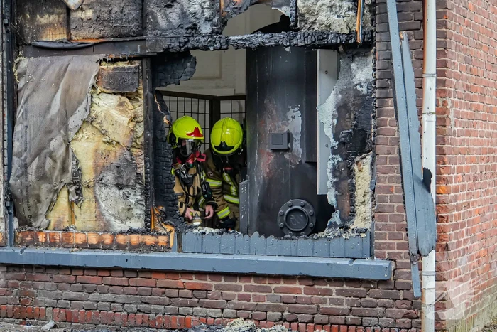 Veel schade bij brand in timmerwerkplaats