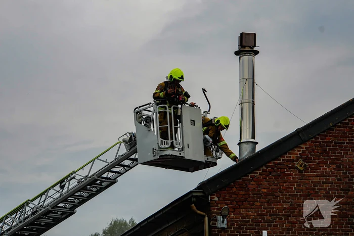 Veel schade bij brand in timmerwerkplaats