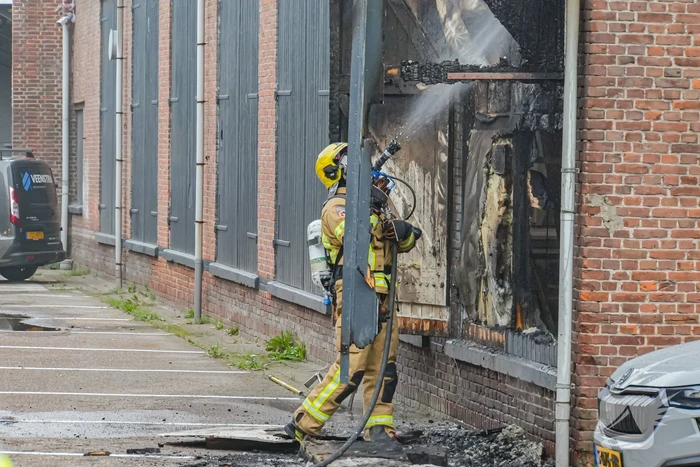 Veel schade bij brand in timmerwerkplaats