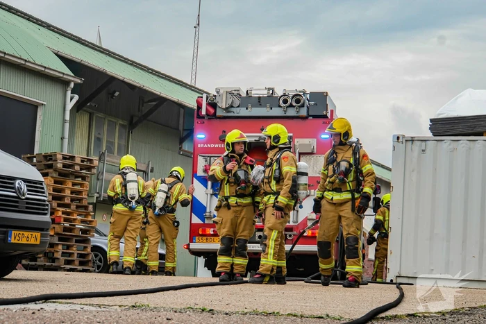Veel schade bij brand in timmerwerkplaats
