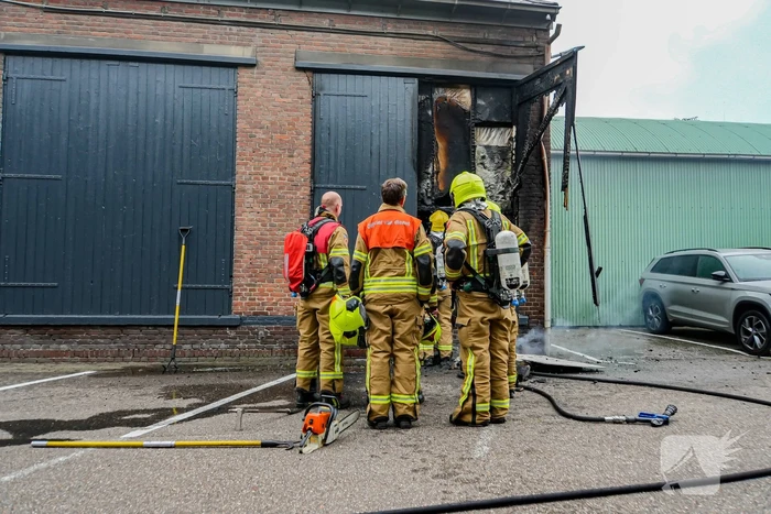 Veel schade bij brand in timmerwerkplaats