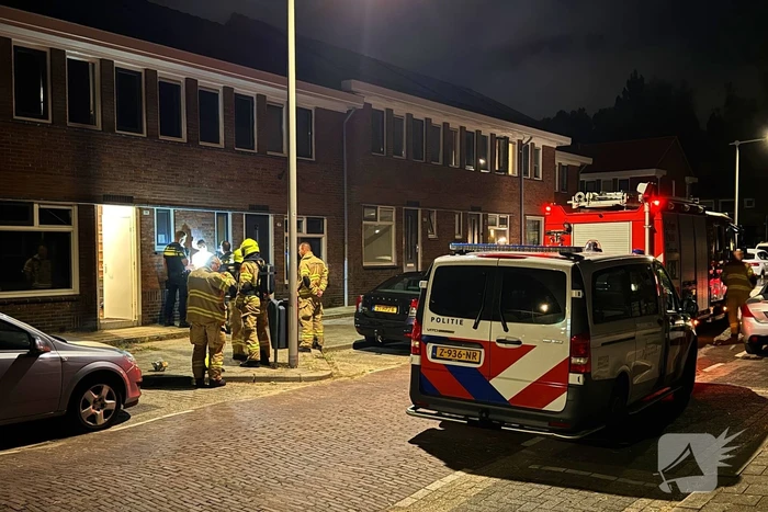Brandweer ventileert woning na brand