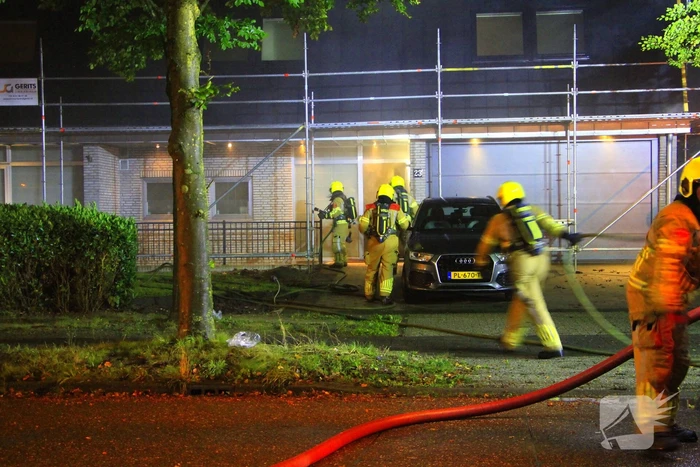 Brandweer zet meerdere eenheden in bij woningbrand