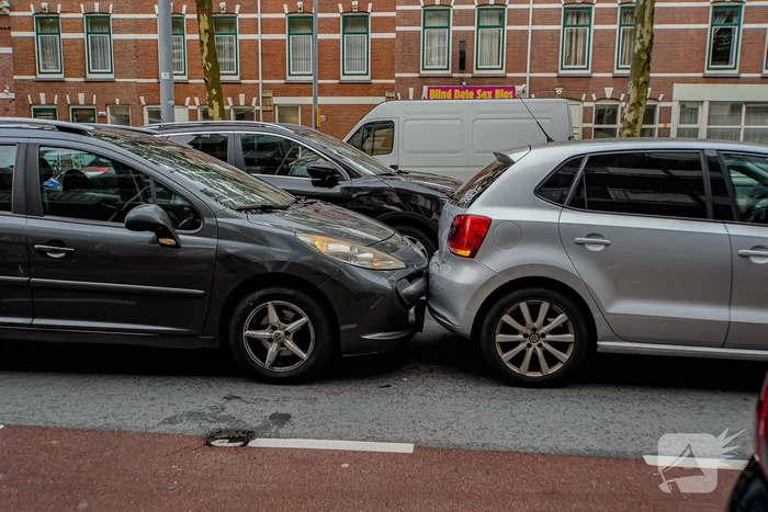 Vier voertuigen betrokken bij kettingbotsing