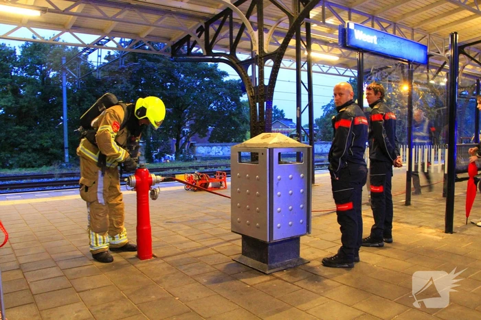 Persoon bevrijdt uit attractie tijdens grote oefening