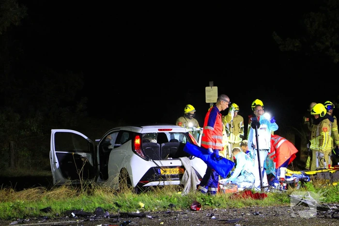 Meerdere gewonden na frontale botsing tussen auto's