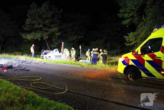 Meerdere gewonden na frontale botsing tussen auto's