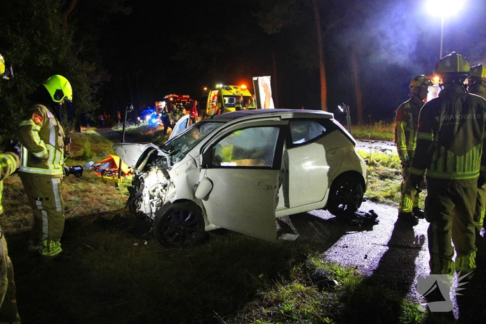 Meerdere gewonden na frontale botsing tussen auto's