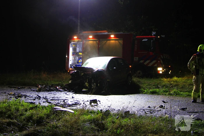 Meerdere gewonden na frontale botsing tussen auto's
