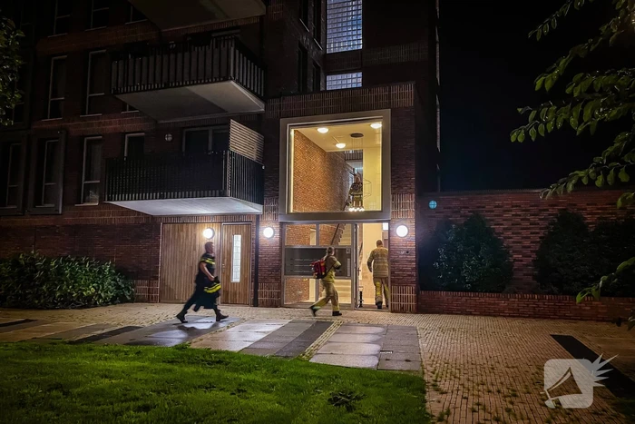 Veel hulpverleners bij appartement