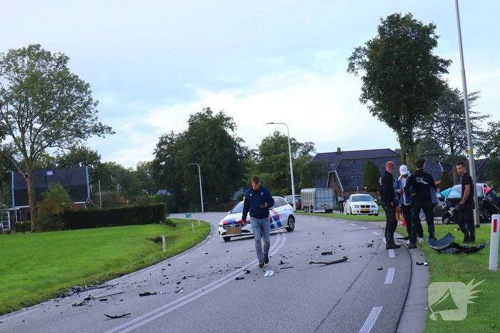 Ravage na botsing tussen drie auto's