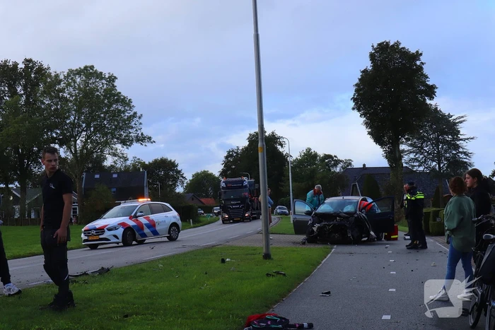 Ravage na botsing tussen drie auto's