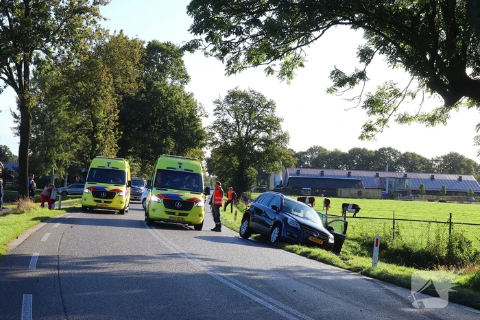 Ravage na botsing tussen drie auto's