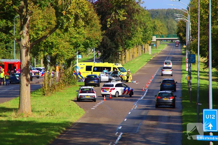 Beknelde bestuurder bevrijdt na harde botsing