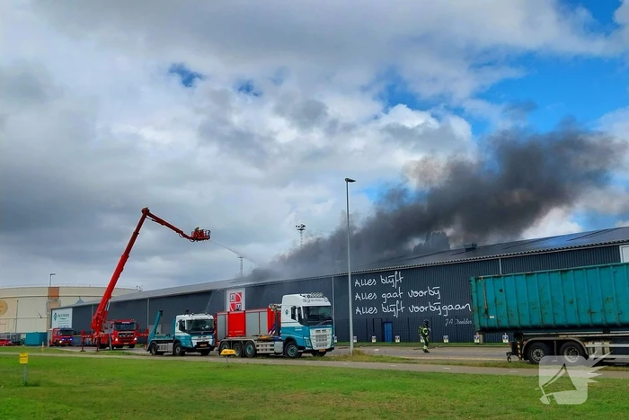 brand montrealweg botlek rotterdam