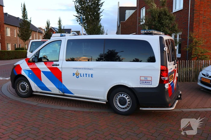 Bezorger op scooter en fietser in botsing