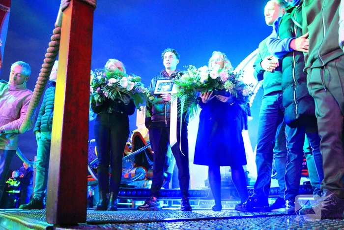 Twee minuten stilte op kermis wegens overlijden Hans van Tol