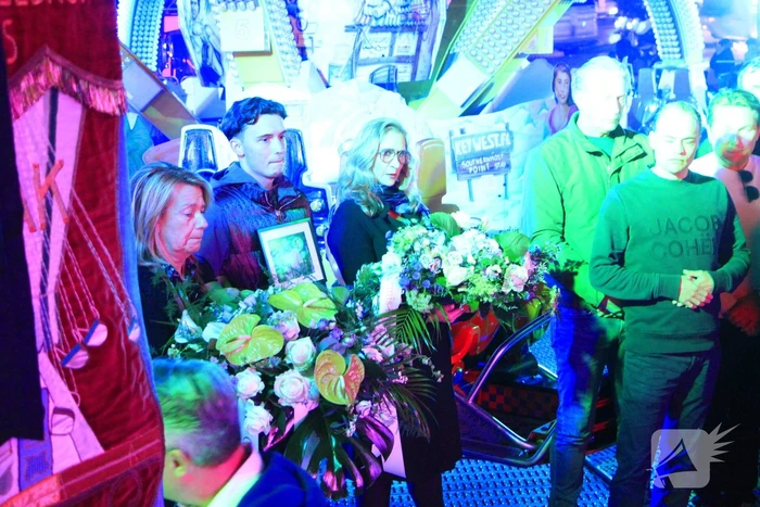 Twee minuten stilte op kermis wegens overlijden Hans van Tol