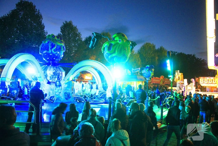 Twee minuten stilte op kermis wegens overlijden Hans van Tol