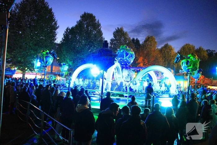 Twee minuten stilte op kermis wegens overlijden Hans van Tol