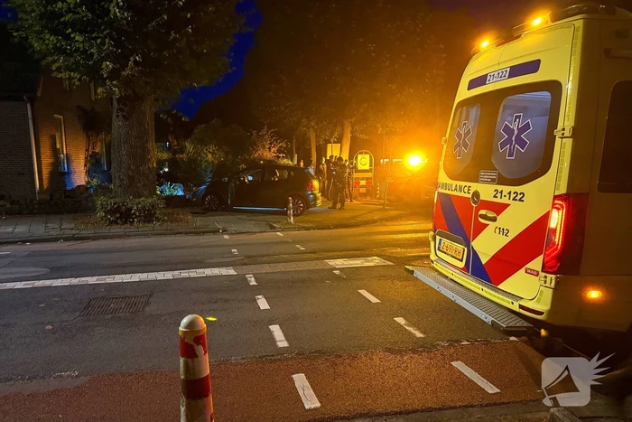 Bestuurder raakt van weg en word aangehouden