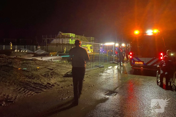 Oudere belandt in drijfzand op bouwplaats