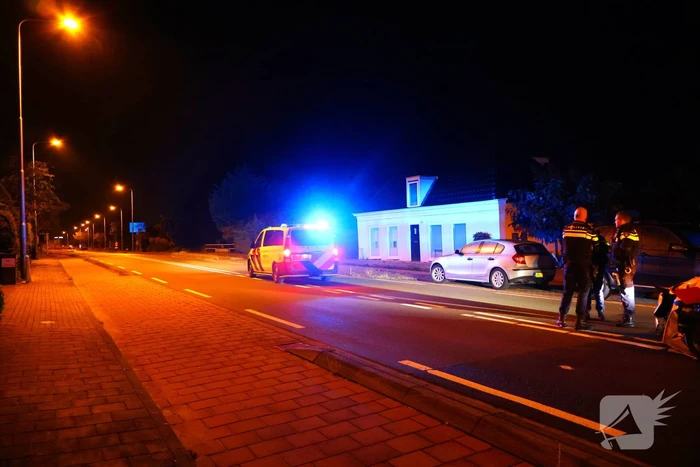 Twee politieauto's beschadigd na achtervolging