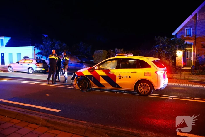 Twee politieauto's beschadigd na achtervolging