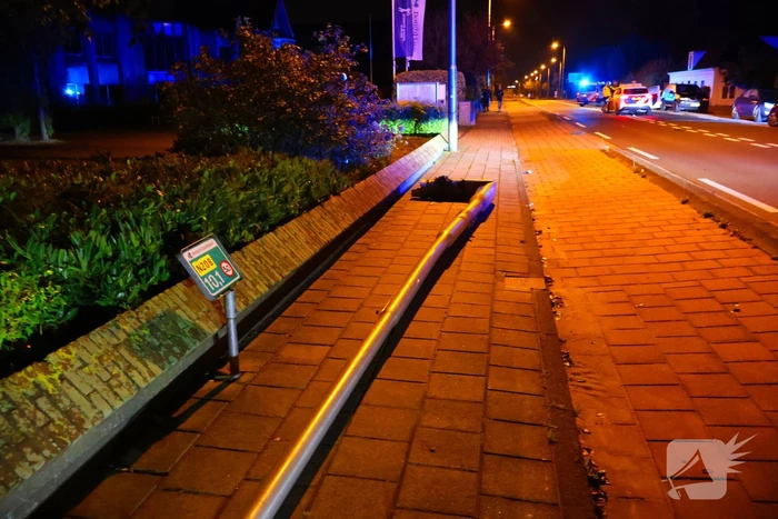 Twee politieauto's beschadigd na achtervolging