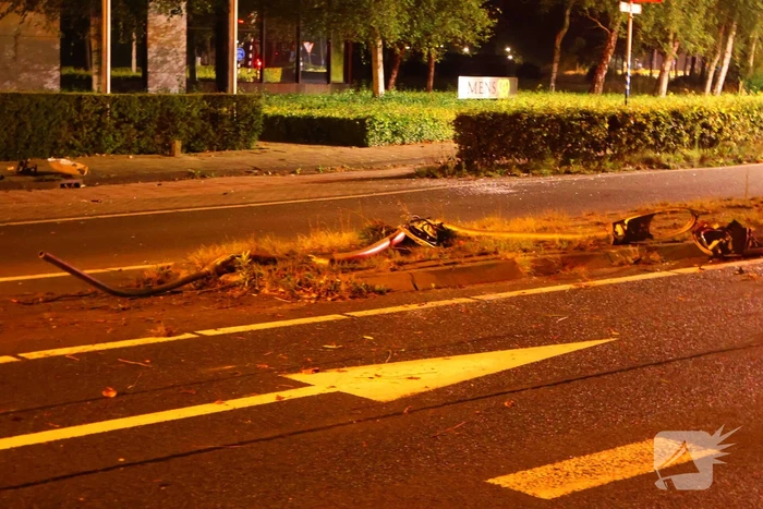 Twee politieauto's beschadigd na achtervolging