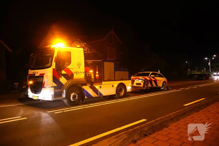 Twee politieauto's beschadigd na achtervolging