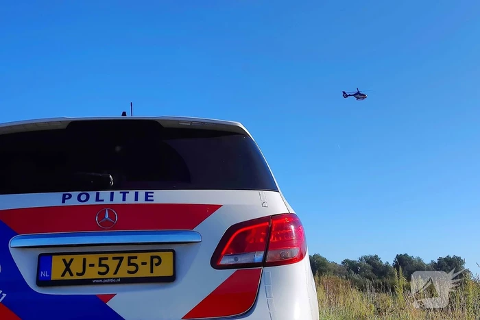 Meerdere hulpdiensten zoeken op land, water en vanuit de lucht