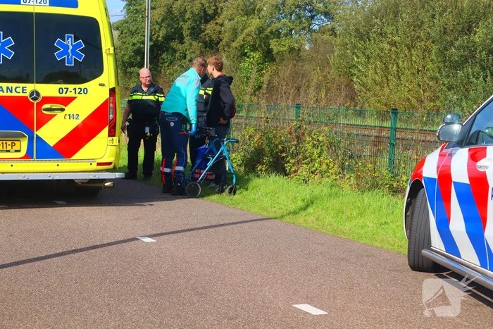 Man achter rollator aangereden door fietser