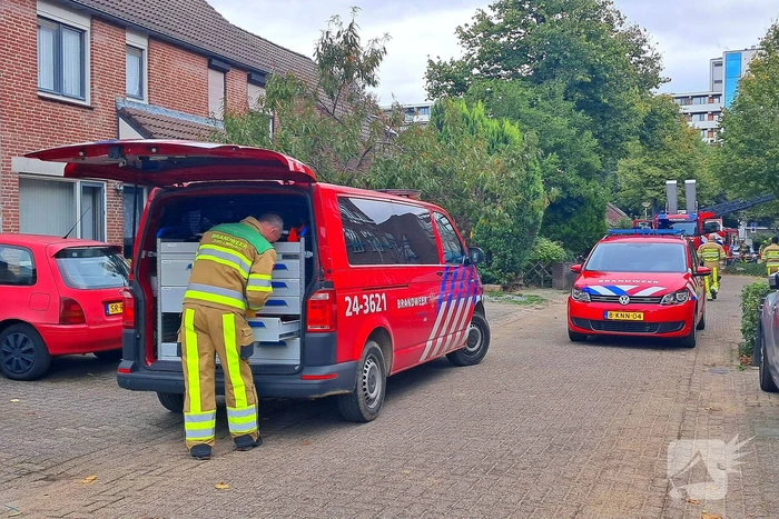 Brandweer ingezet voor grote brand in woning