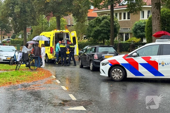 Fietser en automobilist met elkaar in botsing