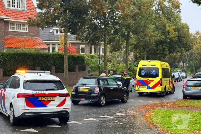 Fietser en automobilist met elkaar in botsing
