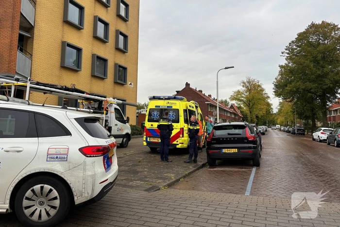 Speed pedelec klapt op zijkant van bestelbus