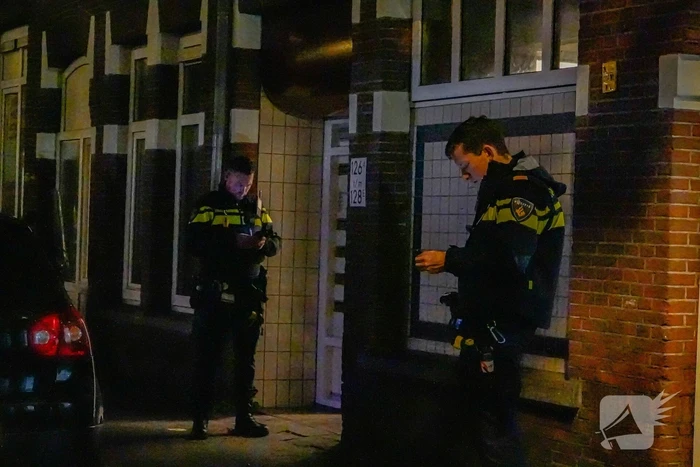 Afvalbrand zorgt voor rookoverlast in woning