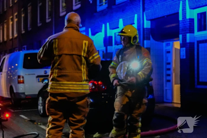 Afvalbrand zorgt voor rookoverlast in woning