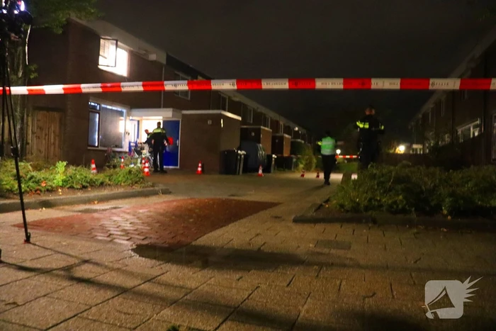 Politie doet onderzoek naar mogelijke explosie bij woning